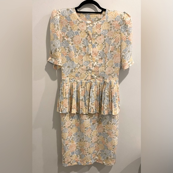 john richard Dresses & Skirts - Vintage John Richard women’s pastel floral wiggle peplum dress size 10 petite